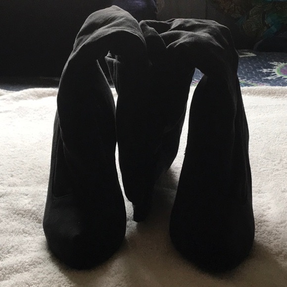 Elle Suede Boot - Picture 5 of 5